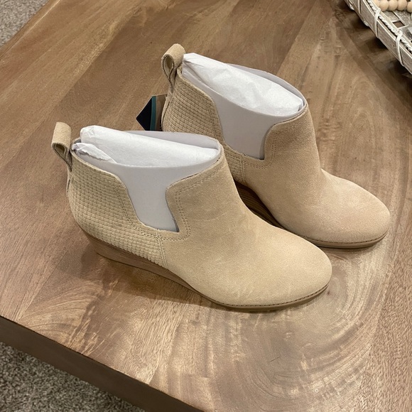 TOMS Kallie Oatmeal Wedge Cutout Boots NEW Womens 9 - Picture 1 of 5